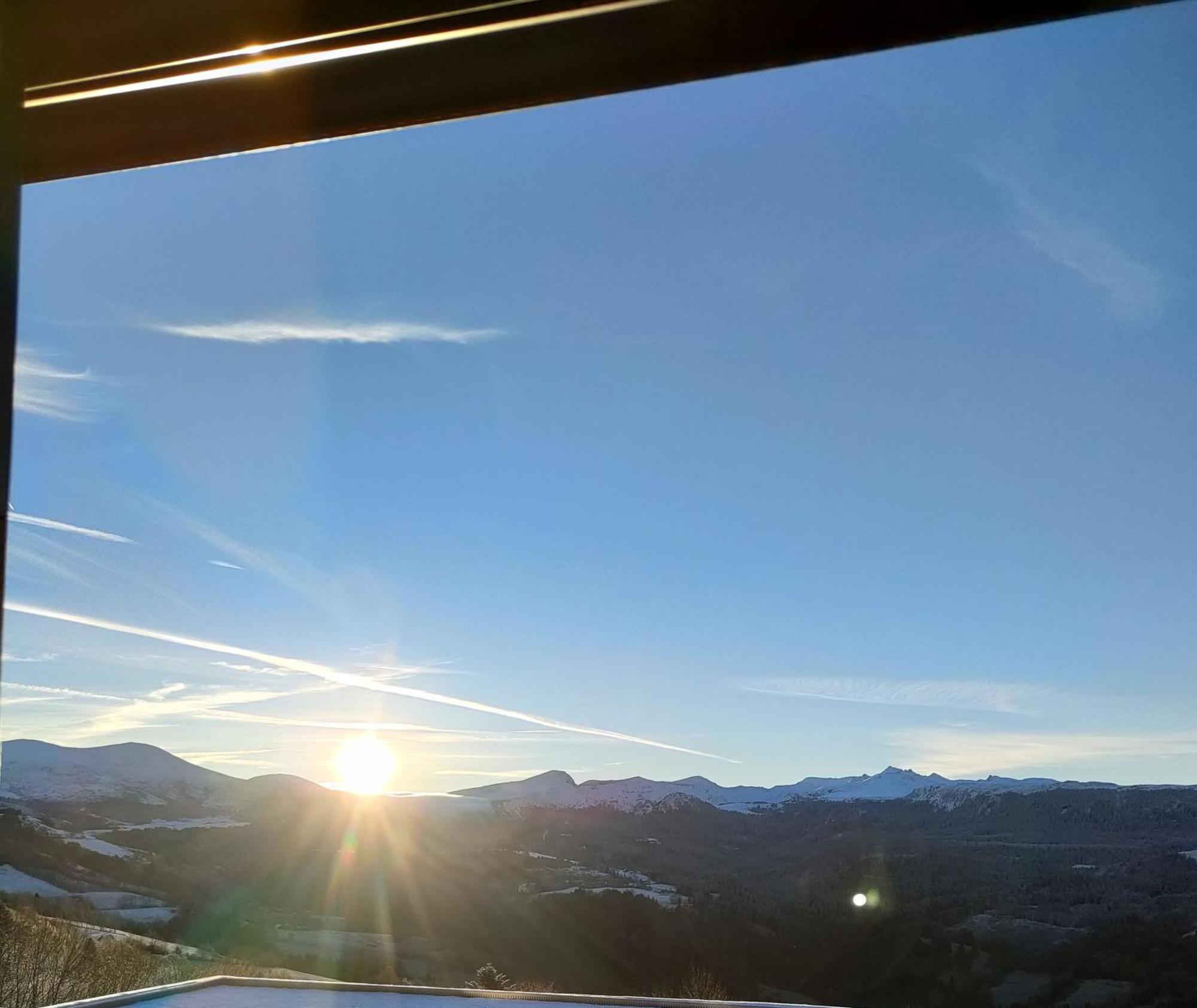 Grand Appartement Vue Magnifique Murat-le-Quaire エクステリア 写真